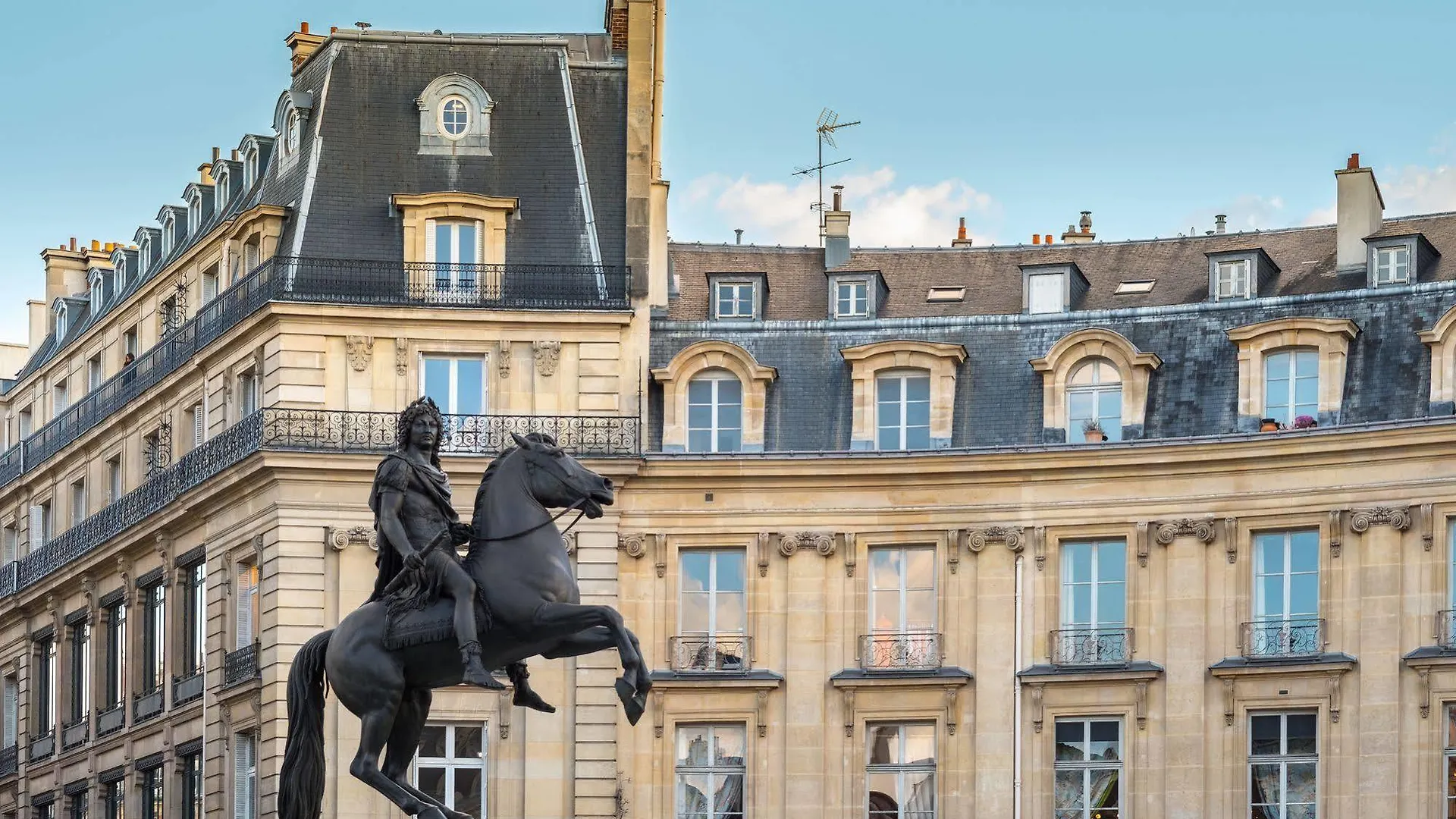 ***  Hotel Odyssey Paris France